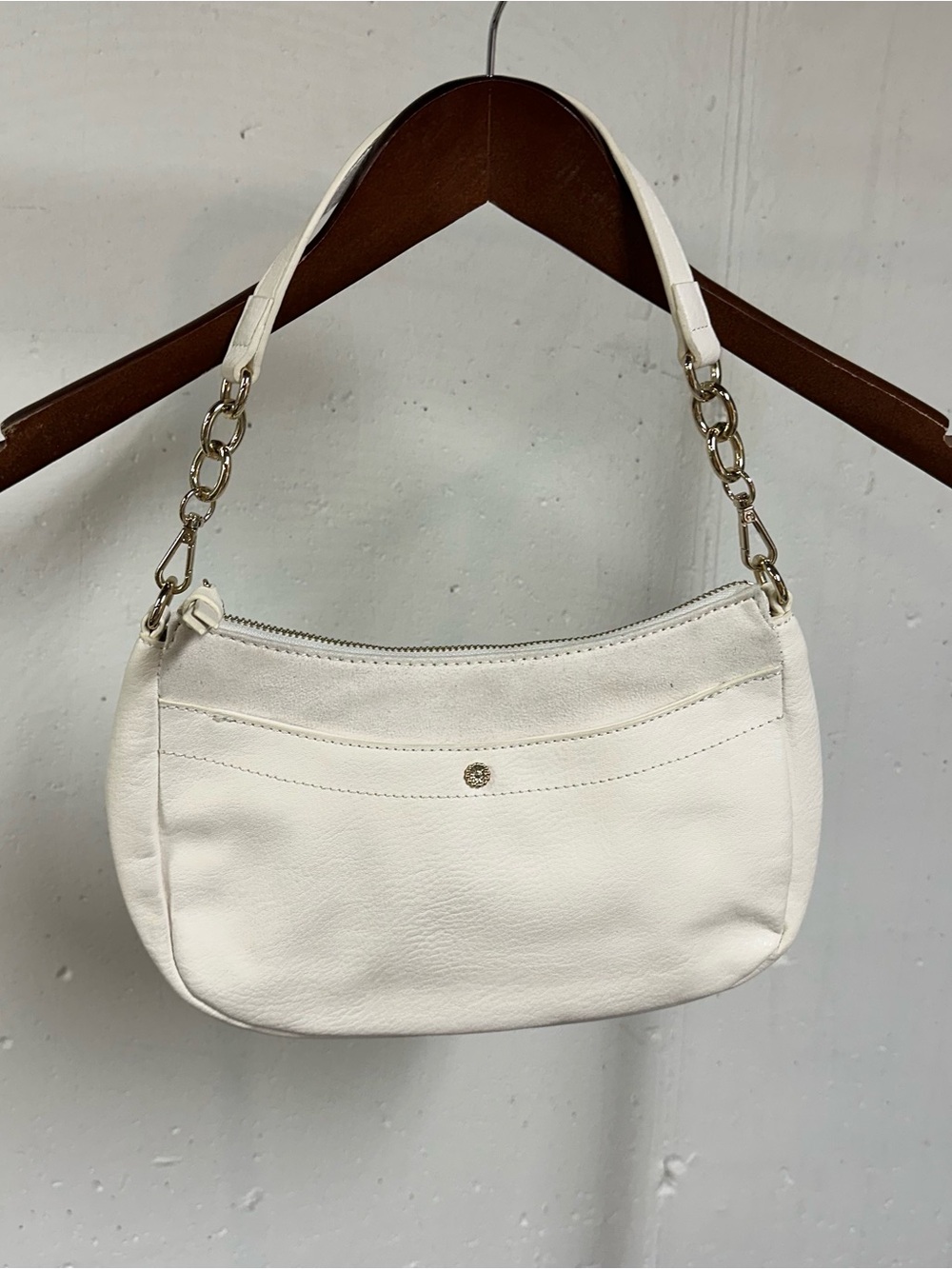 LC Lauren Conrad White Leather Chain-Detail Shoulder Bag 📦